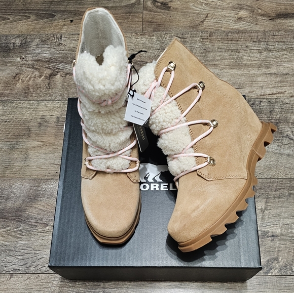 Sorel insulated waterproof boots women's size 9.5